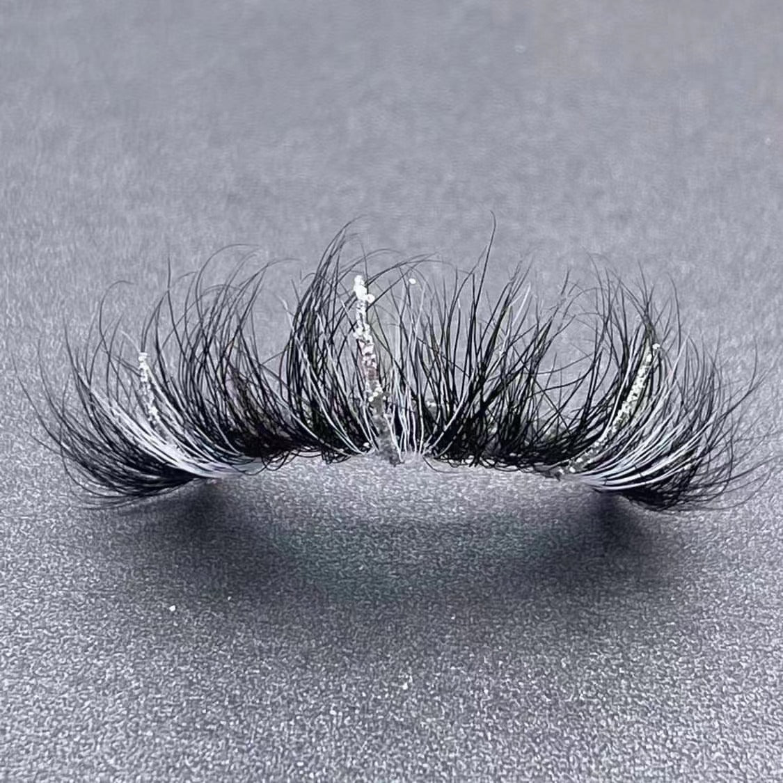2Dadoll Dope White 3 Toned Glitter (25MM) Colored Lashes